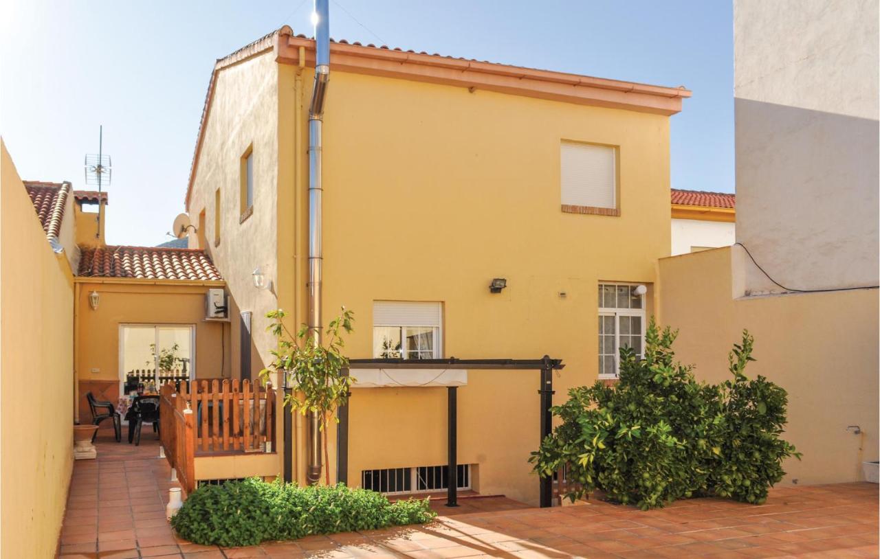 Cozy Home In Olivares With Outdoor Swimming Pool المظهر الخارجي الصورة