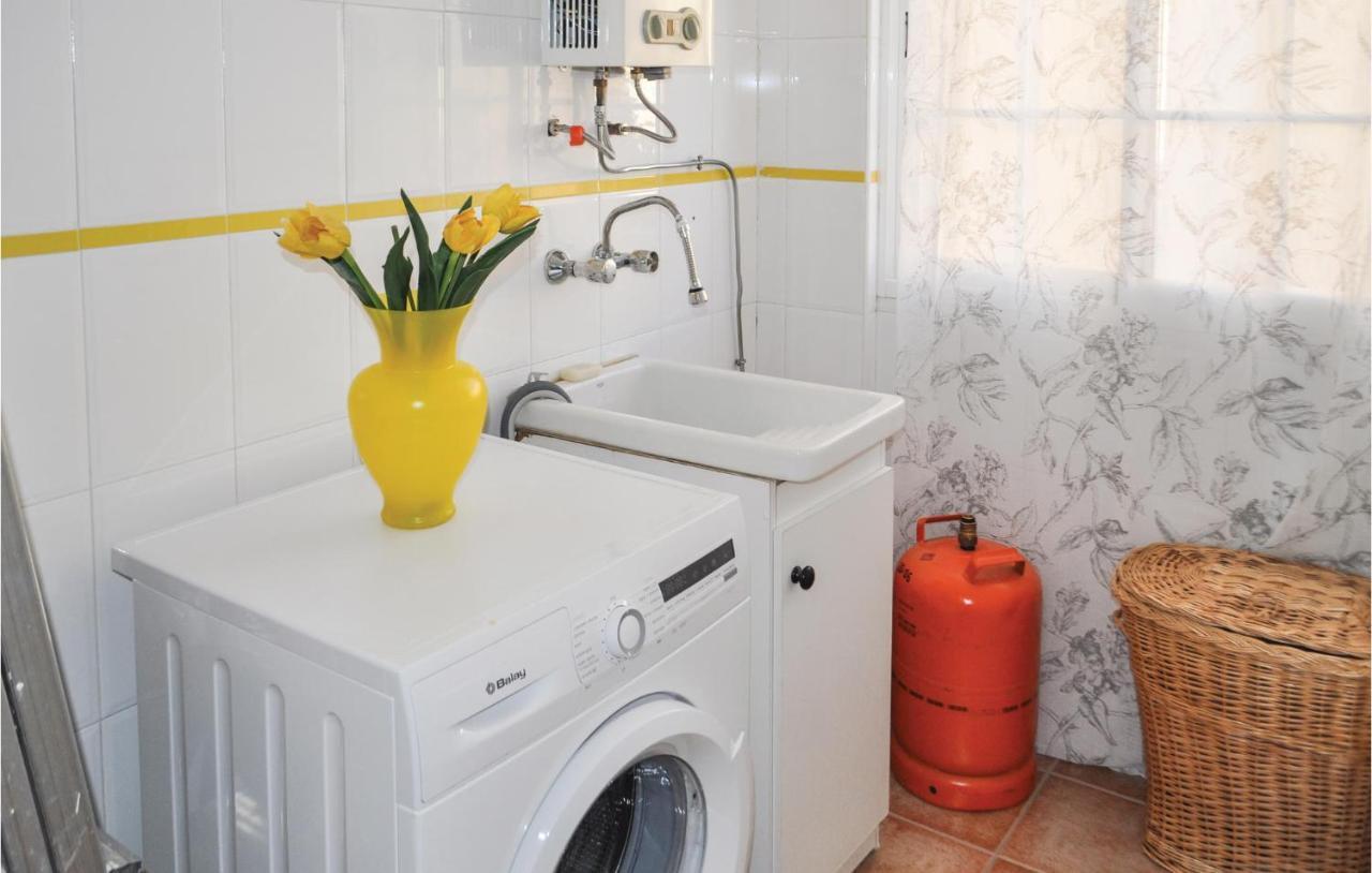 Cozy Home In Olivares With Outdoor Swimming Pool المظهر الخارجي الصورة