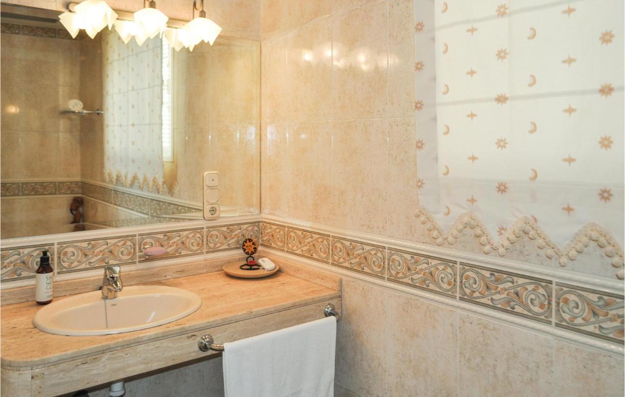 Cozy Home In Olivares With Outdoor Swimming Pool المظهر الخارجي الصورة